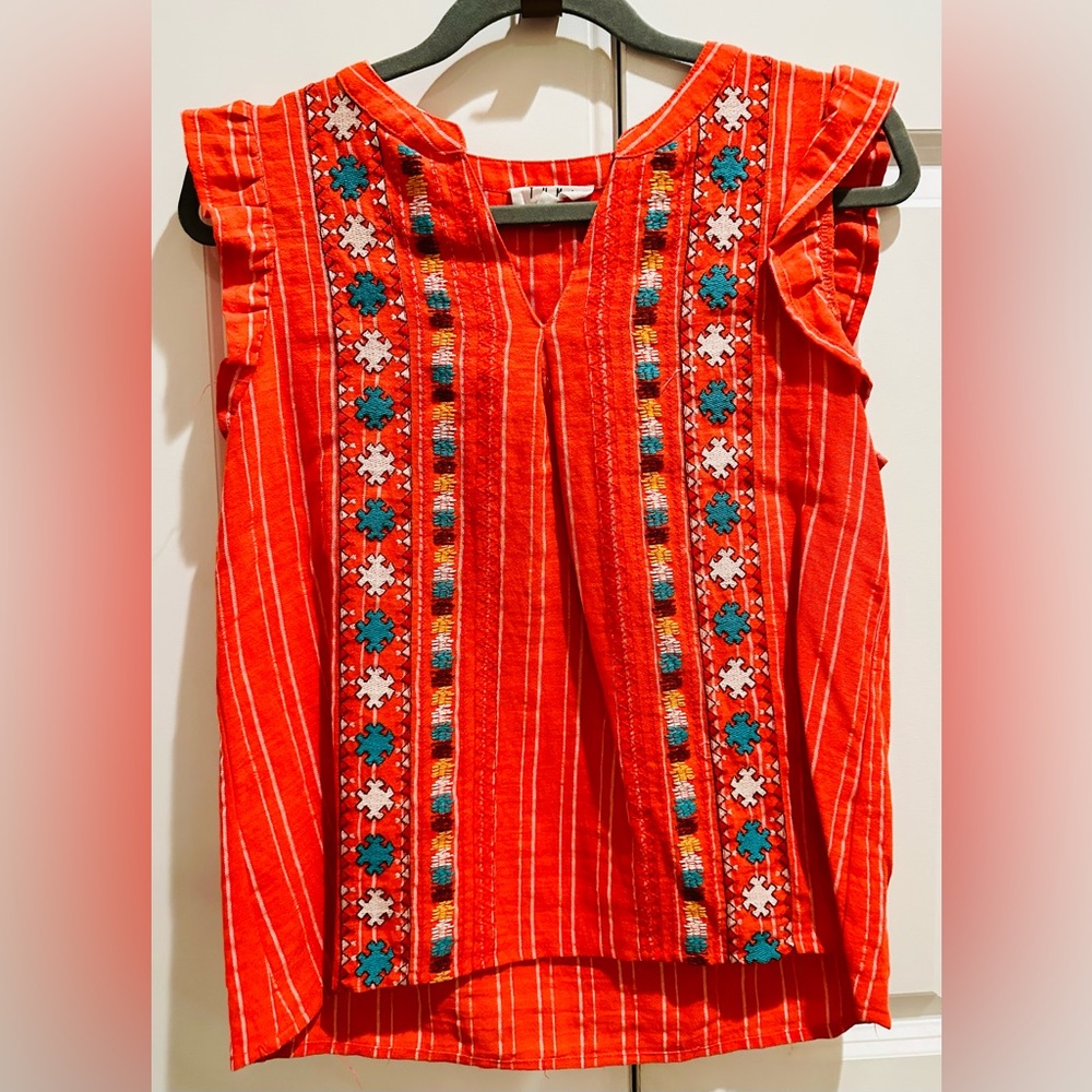THML women’s cap sleeve top. Vibrant colors Size Med.